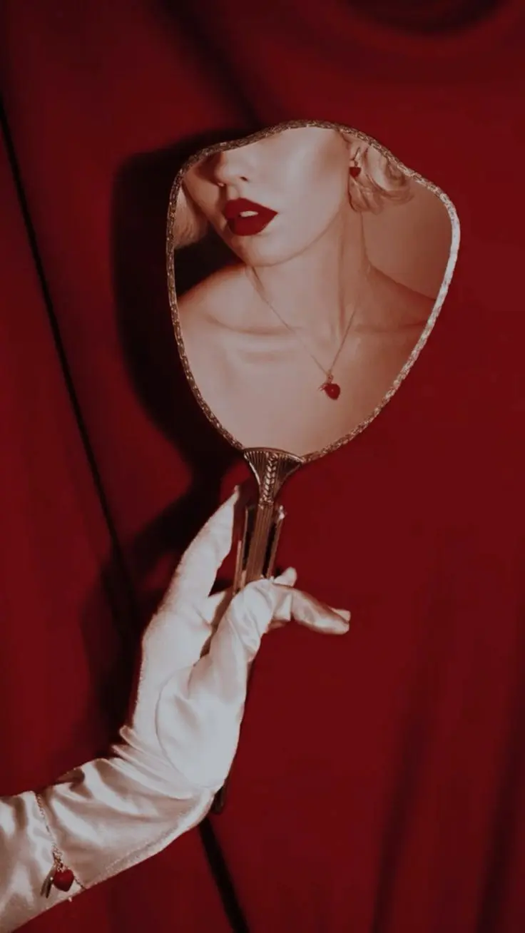 How to Be Sexy Without Being Vulgar: The Power of the Right Clothes