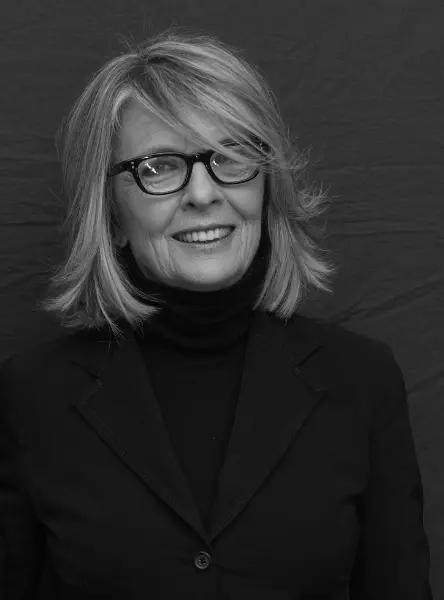 Diane Keaton Passes Away at 79: A Tribute in Memory and Grace