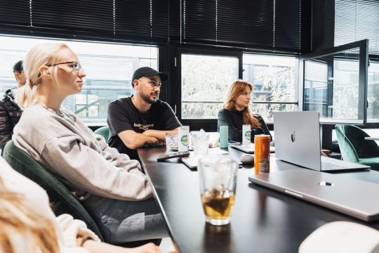 Your Workplace Meetings Might Be Making You Richer