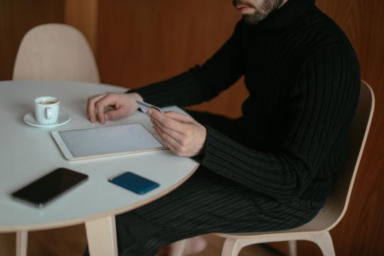 Tipping 25% Is the Only Raise Service Workers Will Get