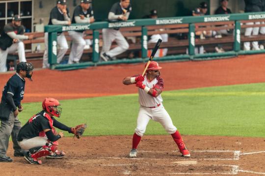 Phillies Stun Braves in Extra Innings to Force Game 3
