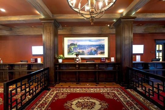 How the Hotel Lobby Orange Room Took Over Your Feed