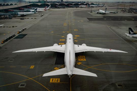 O'Hare Gate Delays Leave Planes Circling After Landing