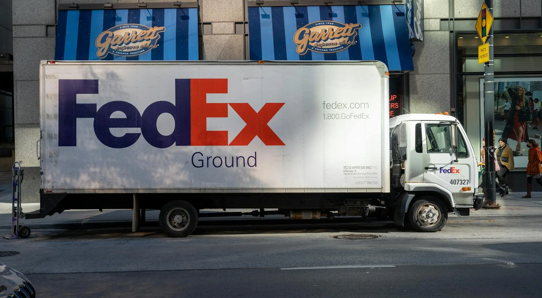 FedEx AI Agents: Shipping Giant Plans Workforce Automation by 2028