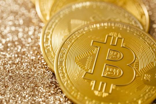 Bitcoin Price Record: 8-Day Win Streak Past $74K