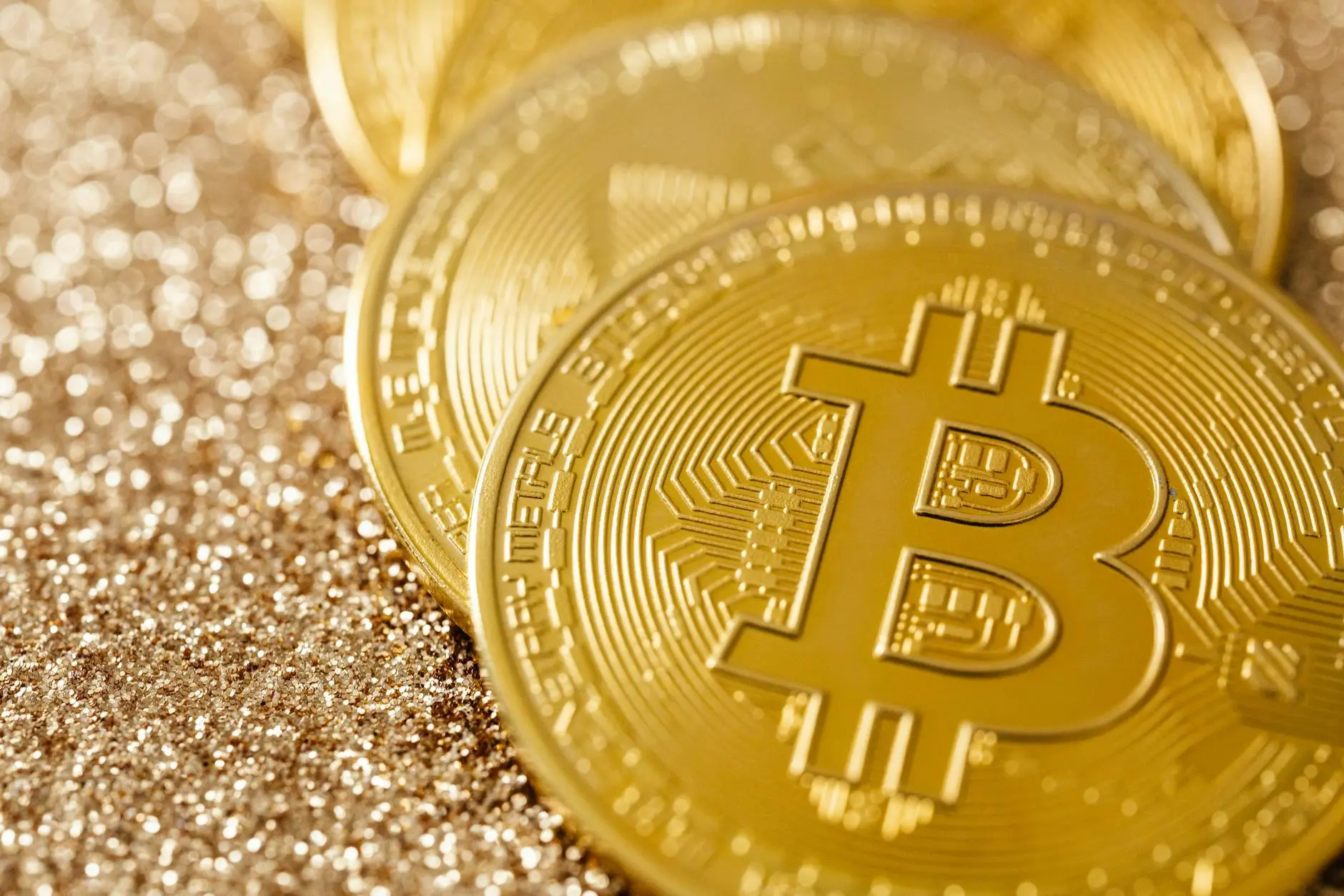 Bitcoin Price Record: 8-Day Win Streak Past $74K