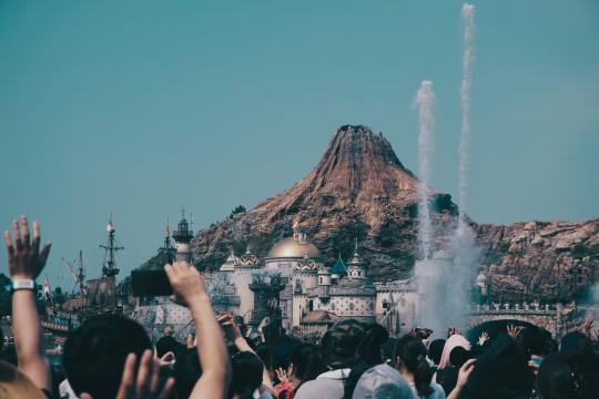 Influencer Groped on Disneyland Livestream, Man Arrested