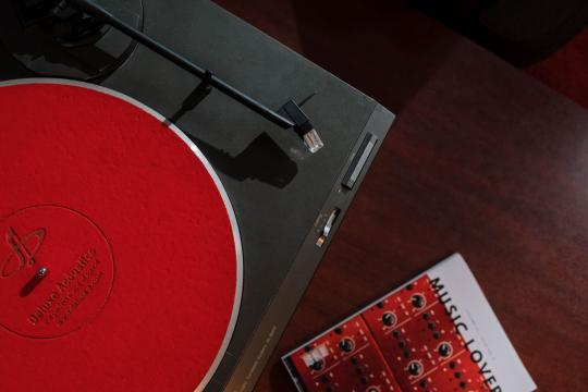Robbie Williams Named Album Icon for National Album Day