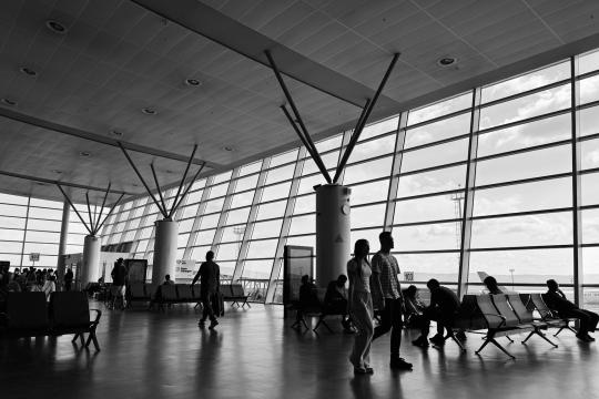 TSA Shutdown Creates 4-Hour Airport Lines as Congress Vacations