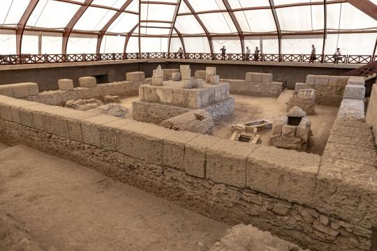 Burned Gallic Wall Under Paris Hospital May Be Lost Lutetia