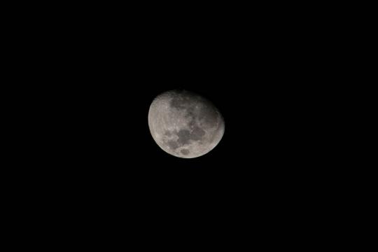 NASA Is Building Batteries That Survive the Moon's Deep Freeze