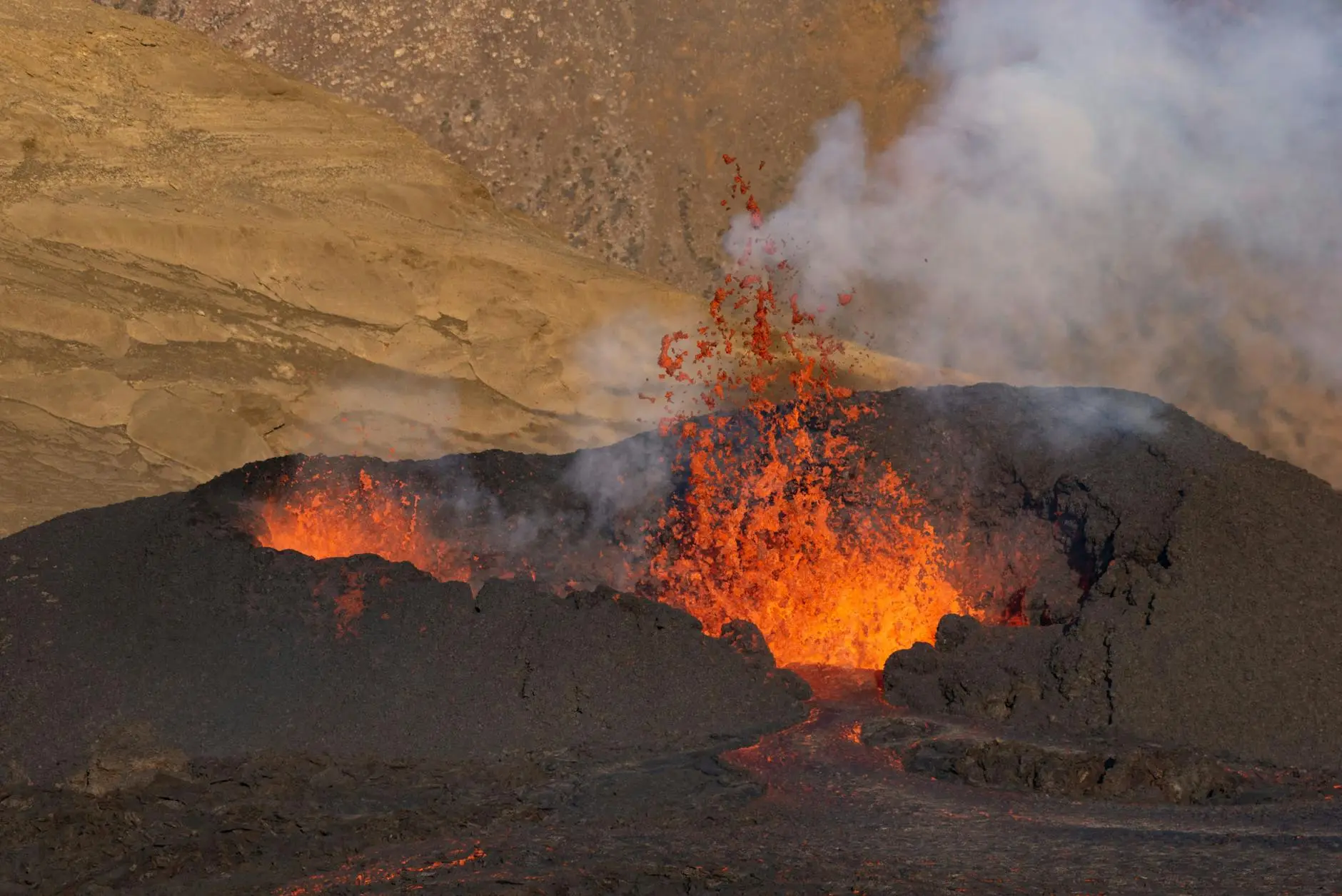 Volcano Eruption Prediction Breakthrough: Jerk Signal Saves Lives