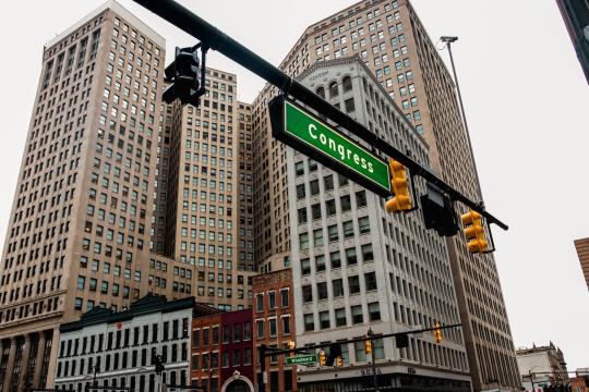 Poilievre Detroit Trip Pitches a Tariff-Free Auto Pact