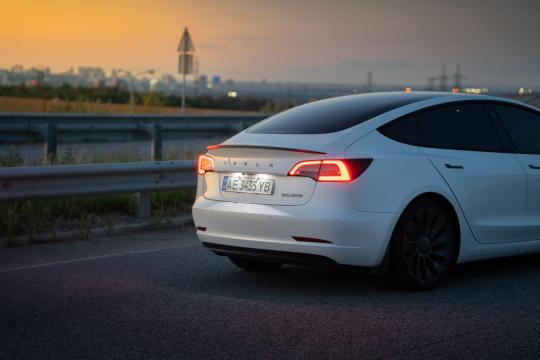 The Lucid Bolt Robotaxi Deal: 25,000 Driverless Cars for Europe
