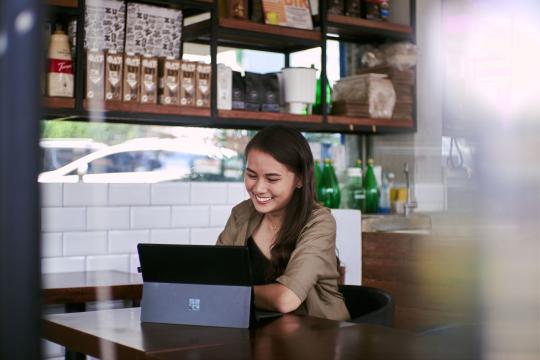 Nearly Eight in Ten Young Singaporeans Want Extra Income