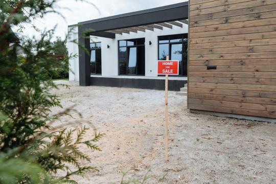 Pending Home Sales Hit a Twelve-Year Low as Rates Bite