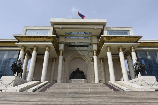 Aden Palace Attack Kills Five as Yemen War Widens