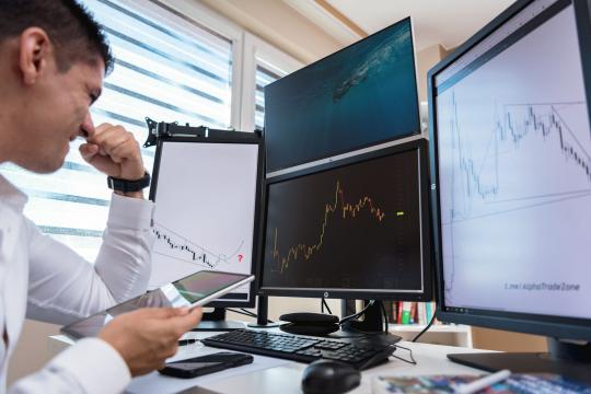 October Rate Hike Odds Collapse as Bond Yields Hit 24-Year Highs