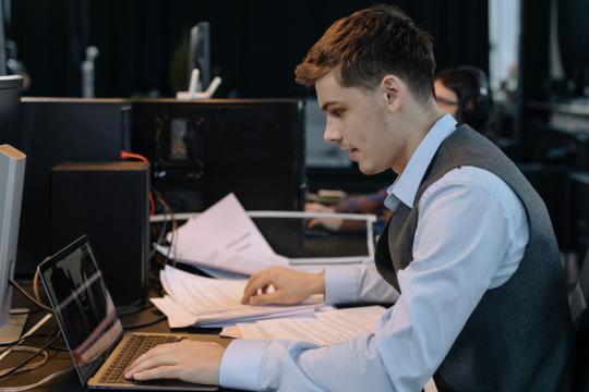 AI Entry-Level Jobs Are Disappearing Faster Than Colleges Can Adapt