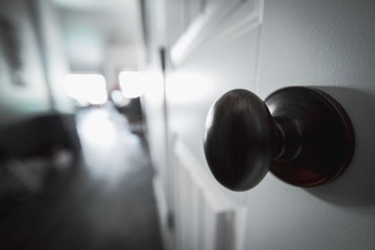 ULTRALOQ Bolt Mission: The First UWB Smart Lock Arrives
