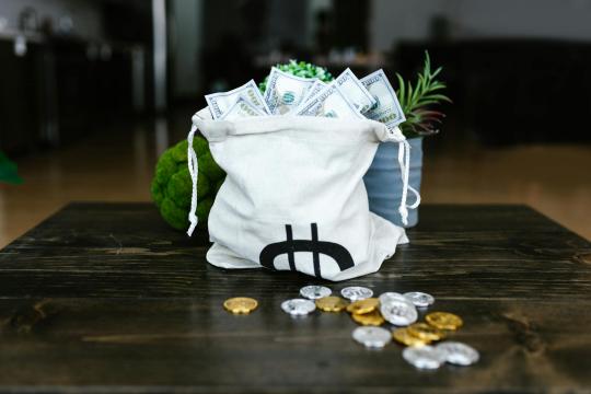 Gen Z Money Guide: How to Start Investing with Little Cash