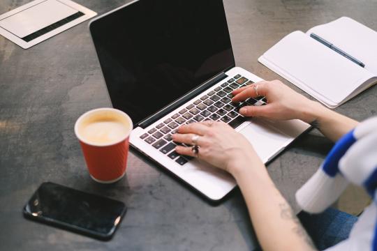 Solopreneur AI Hiring Is Now the Default, Survey Says