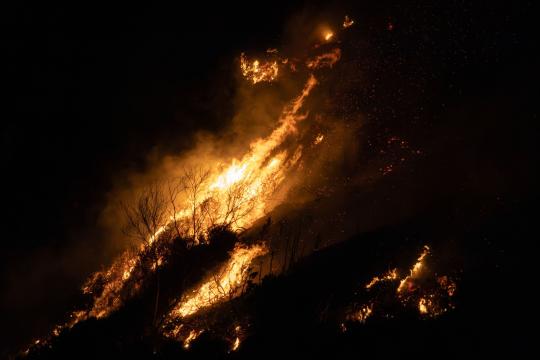 Bryson Fire Malibu Forces Evacuations as Winds Build