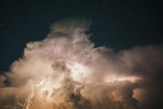 Cosmic Ray Muons Let Scientists Peek Inside Thunderstorms