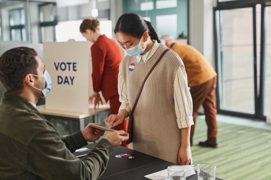 New Midterm Polls Hand Democrats an Edge Over Trump