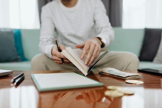 Gen Z Money Crisis: 64% of Young Adults Still Depend on Parents