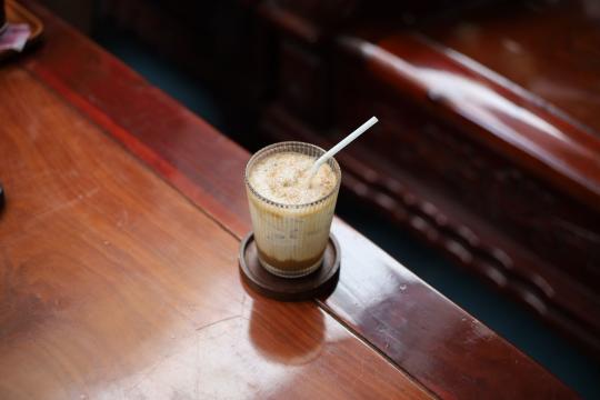 Banana Flavor Trend Takes Over Coffee Menus This Fall