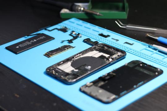 Your Next Phone Ships With a Repair Grade Most Brands Flunk