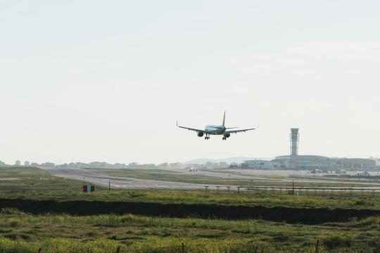 Air Traffic Controller Shortage: Why Your Next Flight Might Be Late