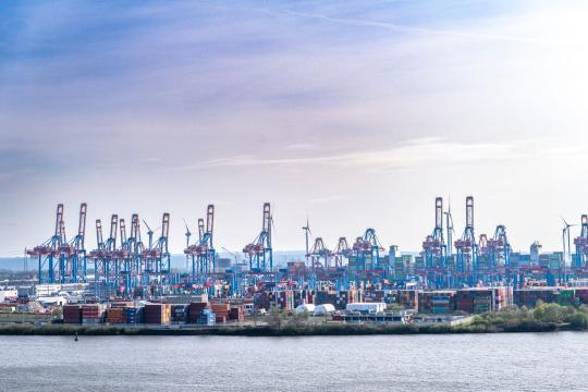 China GDP Growth Hits 4.5% as Exports Carry the Load