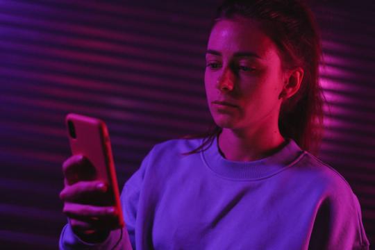 How phone habits could predict a stressful day, study finds
