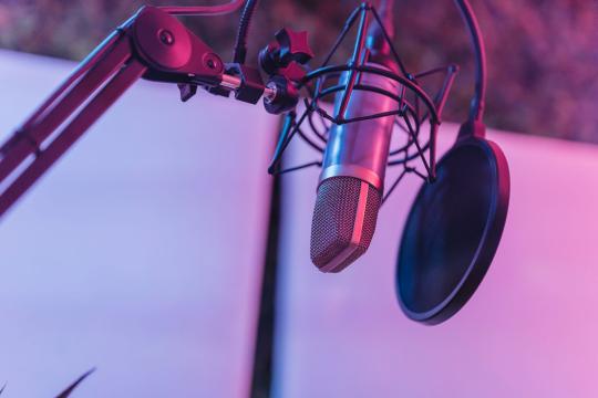 AI Voice Clone Podcast Ads Beat Announcers 26%