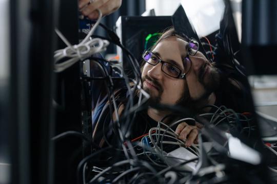 CoreWeave Bonds Near 15% as AI Debt Boom Hits a Wall