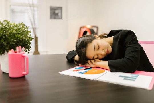 97% of Singapore Workers Say Poor Sleep Cuts Productivity