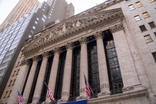Wall Street Tech Slide Dents a Near-Record Market