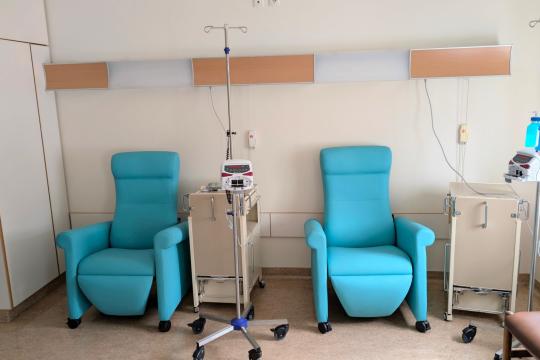 Hundreds of Thousands of Immigrants Losing Medicaid Coverage Now