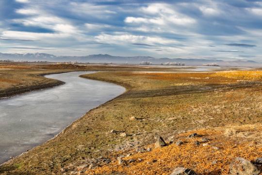 Mars River Delta Discovery: NASA Rover Finds Hidden Ancient Water