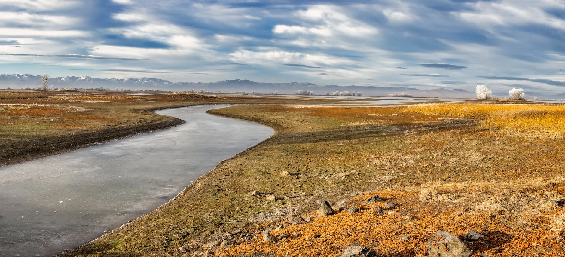 Mars River Delta Discovery: NASA Rover Finds Hidden Ancient Water