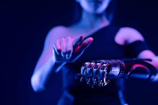 A Walking Robot Hand Straight Out of the Addams Family