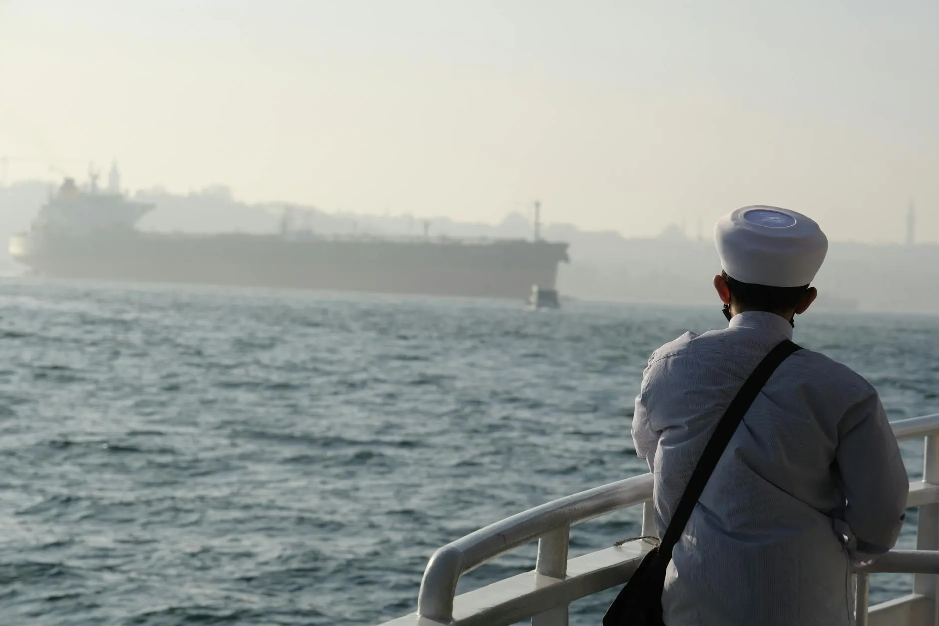 Iran War Oil Prices Surge Past $100 Amid Hormuz Crisis