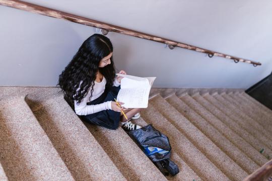 One in Six US Teens Lives With Serious Anxiety, Girls Most