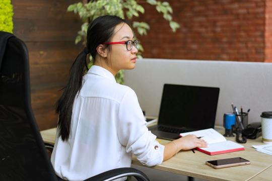 Stanford Study: The AI Job Gap for Young Workers Hits 19 Percent