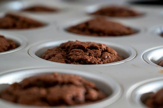 Brownie Basics: Cocoa, Pan Size and Bake Time