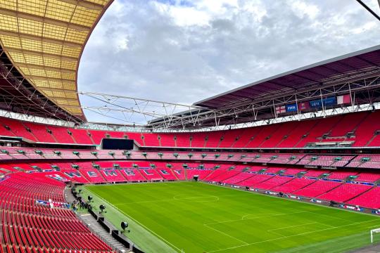 Jaguars London Win Over Eagles Ends in Wild Finish