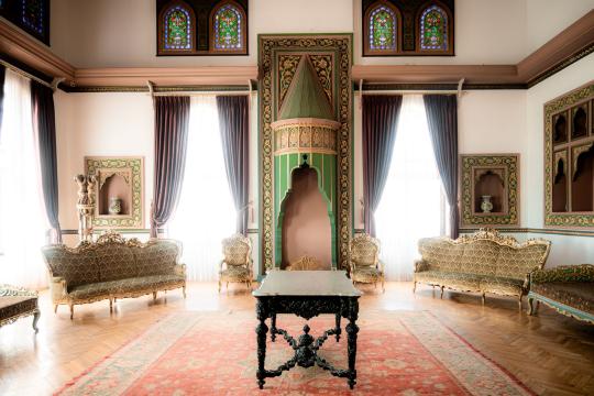 The Neo Deco Aesthetic Is Taking Over Fall Homes