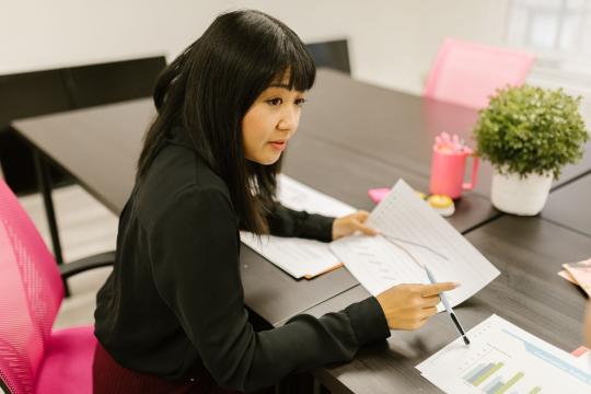 New Wharton AI Survey: Bosses Use AI Daily, Hype Fades